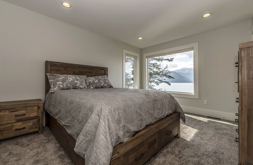 Harrison Hot Springs Cabin | "The Lodge on Harrison Lake" (Main Residence)