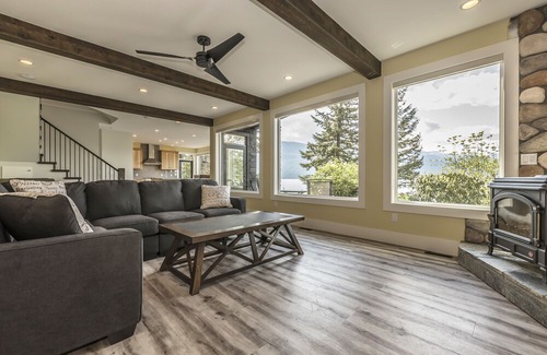 Harrison Hot Springs Cabin | "The Lodge on Harrison Lake" (Main Residence)
