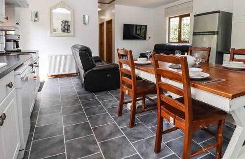 Beckley Cottage | THE LODGE, pet friendly, character holiday cottage in Broad Oak