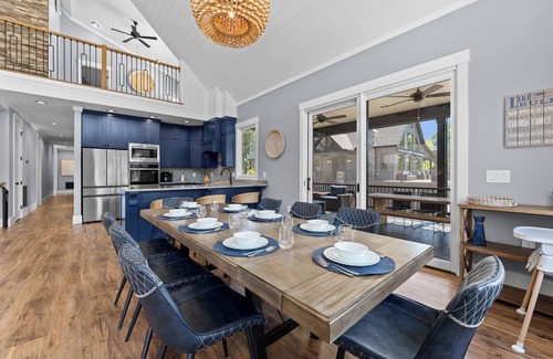 Lake Norman of Catawba House | The Lodges | AvantStay | Lakefront, Sleeps 66 | Pools, Docks, Theaters, Views