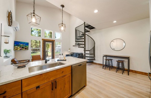 Bayfield House | The Loft at Golden Meadows Farm - Ideally located between Durango and Pagosa
