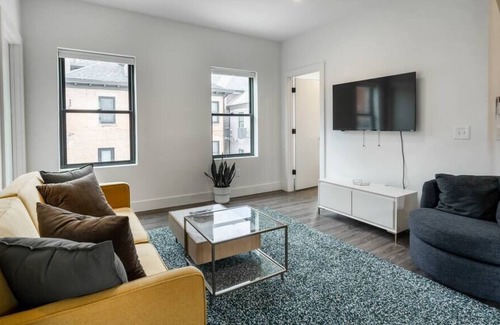 Olde Towne East Apartment | The Loft @ Columbus Center 1