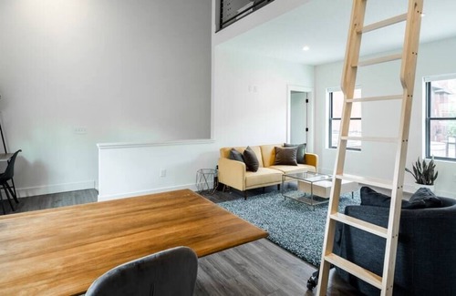 Olde Towne East Apartment | The Loft @ Columbus Center 1