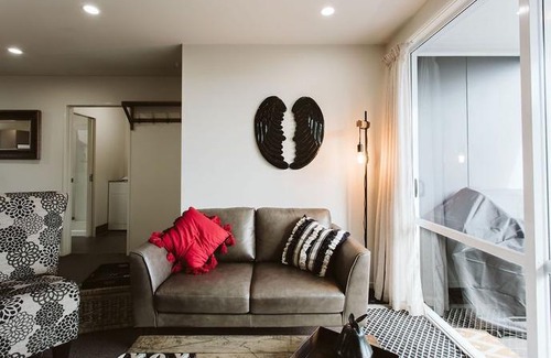 Rewa House | The Loft No3 - Convenient In Strandon