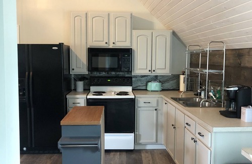 Johnstown House | The Loft- second story, 2 bedroom apt with walk out balcony