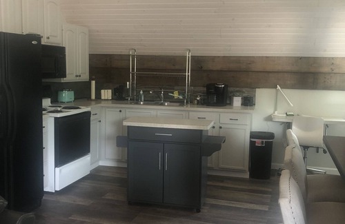 Johnstown House | The Loft- second story, 2 bedroom apt with walk out balcony