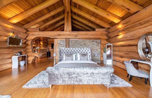 Bathgate Ski Chalet | The Log Cabins at The Vu