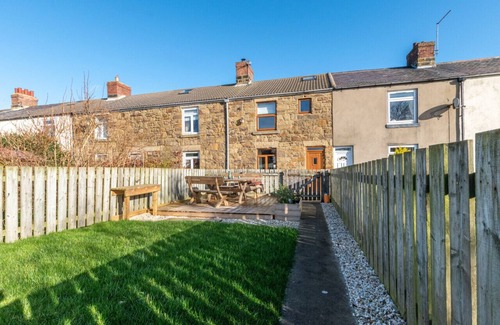 Hinderwell House | The Long Row - Three Bedroom House, Sleeps 6