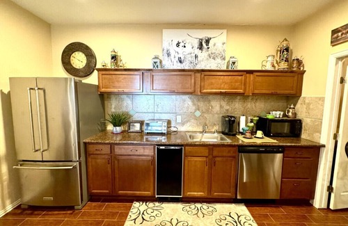 Fredericksburg House | The Longhorn Suite at Grape Creek Country Cottages