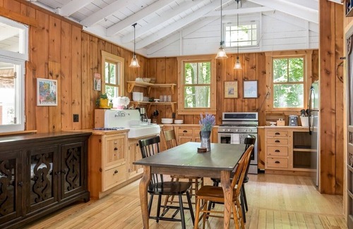 Saugatuck Cottage | The Lookout Cottage at Treetops by Lakewood Lux