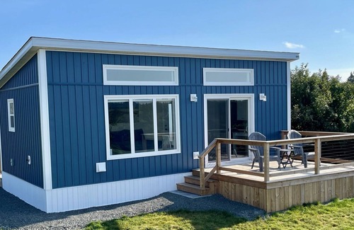 Colindale Cottage | The Lookout - Executive Class Mini Villa with Ocean Views and Swimming Beach