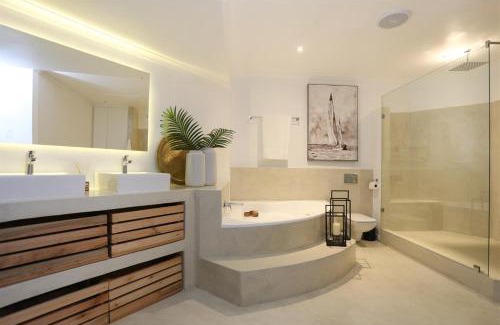 Linkside House | The Lookout Guest House