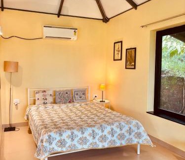 Maina Cabin | The Lookout, Hilltop Cottage