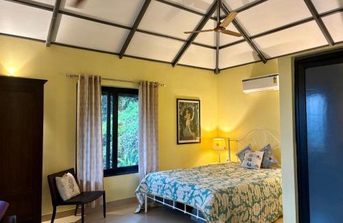 Maina Cabin | The Lookout, Hilltop Cottage