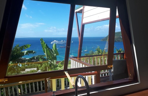 Port Elizabeth Apartment | The Lookout, Hummingbird Deck, Boutique apartment, minutes from stunning beaches