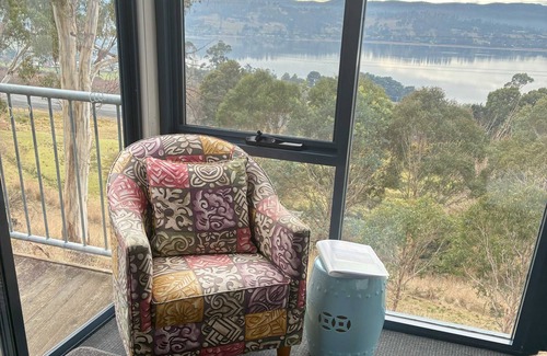 Grindelwald Apartment | The Lookout Studio Tamar Ridge Apartment