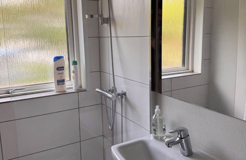Odense House | The Lucky Peer – 4BR House with Free Parking, Netflix & WiFi