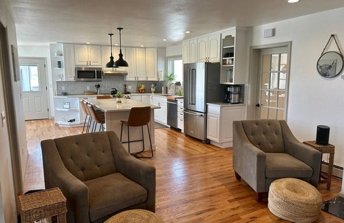 Hotchkiss House | The Luna Lodge