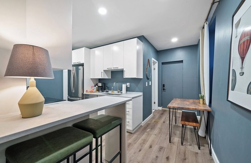 Short North Apartment | The Luxe Pearl Residences 870 – Chic Getaway for 2 in Desirable Short North!