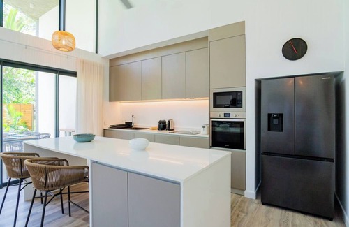 Pointe aux Canonniers Apartment | The Luxe Retreat - Chic & Comfy