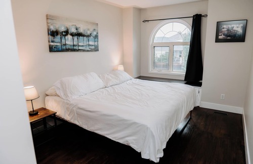 Northeast Edmonton House | The Luxury House.(Jacuzzi included)