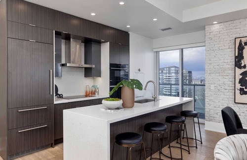 Toronto Entertainment District Apartment | The Madison Front Street
