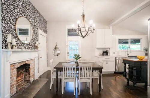 East Nashville Cottage | The Magnolia Cottage * Walk to 5 Points*Large Deck