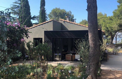 Sete Villa | The Maison du Saint Clair in Sète, with its large Mediterranean garden