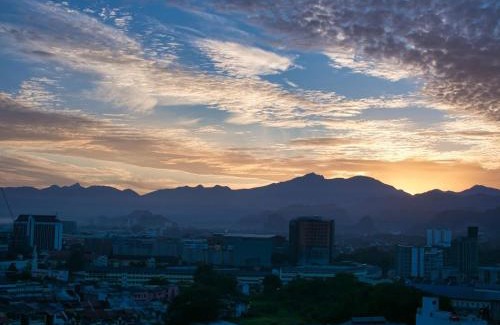 Kampung Kuchai Hotel | The Majestic Executive Suite - Ipoh