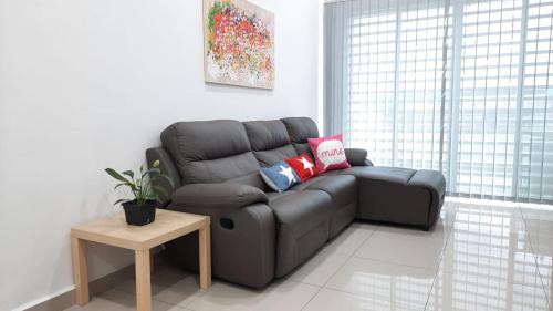Kampung Kuchai Apartment | THE MAJESTIC IPOH B7 by ZamanJa