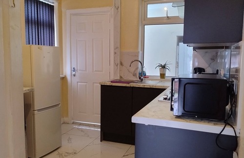 Old Trafford House | The Mancunian Pride Near United Stadium-4 BR Family house