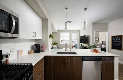 Santa Ana Apartment | The Mandarin @ Main Place