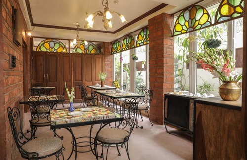 Ballygunge Hotel | The Mandeville