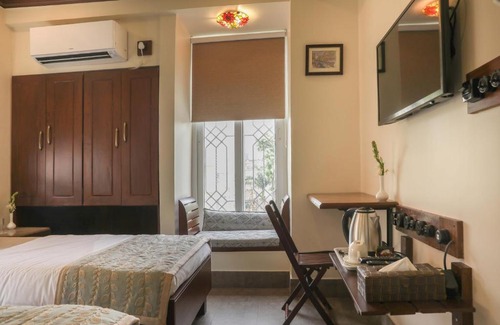 Ballygunge Hotel | The Mandeville