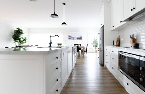 Invermay House | The Mannsion on Mann with Small Garage