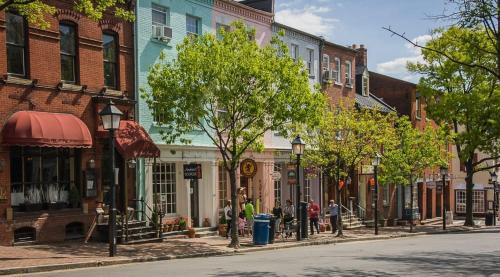 Eisenhower East Apartment | The Manor - Alexandria