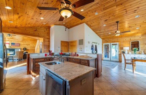Ennice Ski Chalet | The Manor House at Saddle View Farms