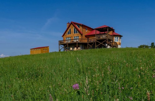 Ennice Ski Chalet | The Manor House at Saddle View Farms