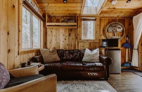 Laurelville Cabin | The Maple Treehouse | Hocking Hills