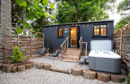 Milton Of Buchanan Cabin | The Mar Huts - The Lomond Hut