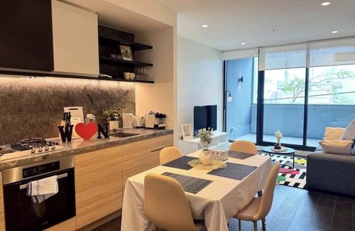 West Melbourne Apartment | The Marker - Absolute Beauty in CBD with parking