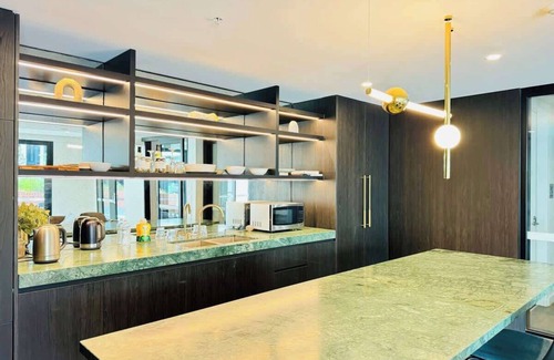 West Melbourne Apartment | The Marker - Modern CBD Lifestyle Apt with parking