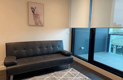 West Melbourne Apartment | The Marker - Modern West Melbourne Apt w/parking