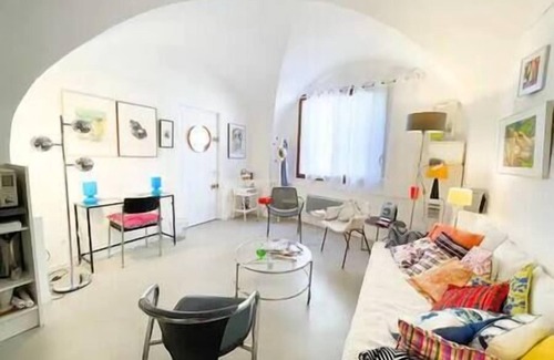 Marsanne Apartment | The Marquis's studio