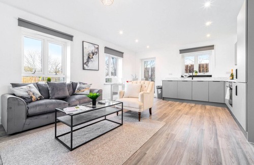 Smethwick Apartment | The Marsons Collection - 2 Bed - Parking - Balcony