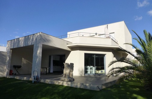 Sete Villa | the "MAZAL" SPACIOUS VILLA 180M² with heated POOL, and 100m from the BEACH