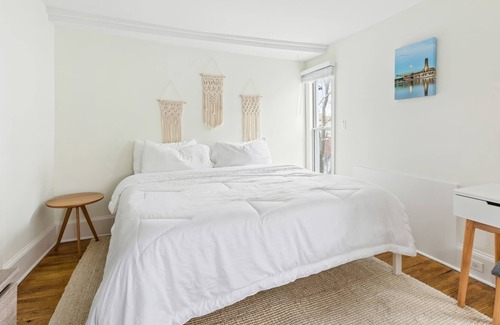 Ocean Grove House | The Melrose- 3C, Private Bed & Bath