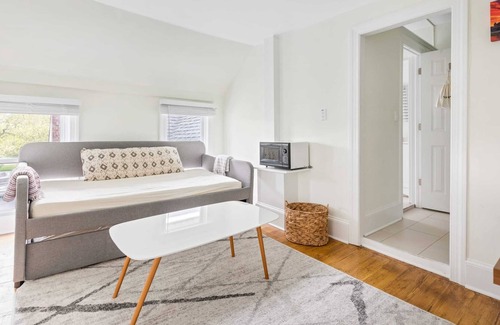Ocean Grove House | The Melrose- 3C, Private Bed & Bath
