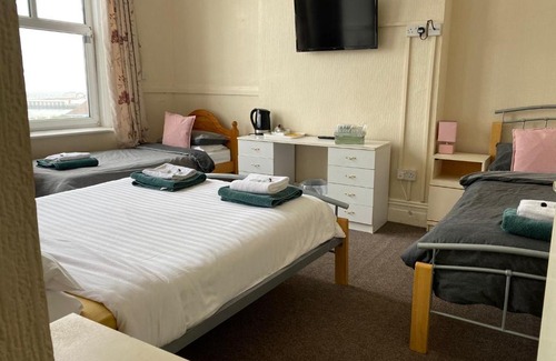 Clacton-on-Sea Hotel | The Melrose Hotel at the Beach