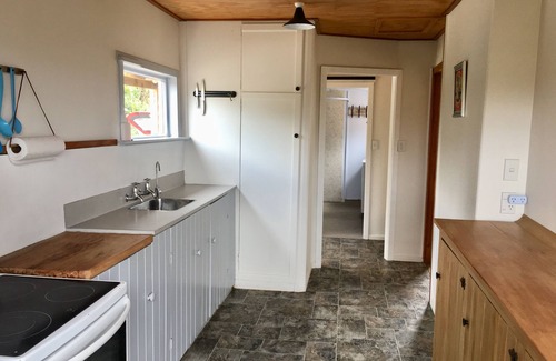 Kaka Point House | The Mermaid Beach House at Kaka Point- Sunny, private, family friendly bach